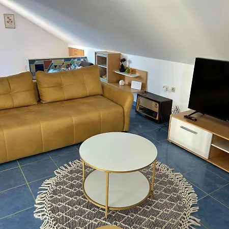 Apartment Apartman Leni Pula